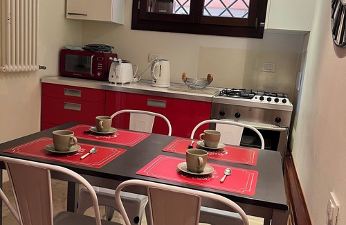 San Polo Apartment | Tron garden apartment in the heart of venice