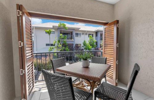 Cairns Apartment | Tropic Nest - A Relaxed Resort Escape for Couples
