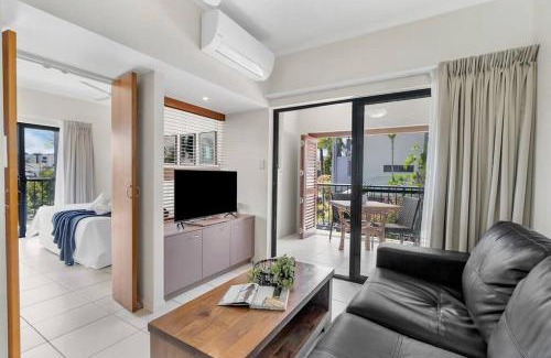Cairns Apartment | Tropic Nest - A Relaxed Resort Escape for Couples