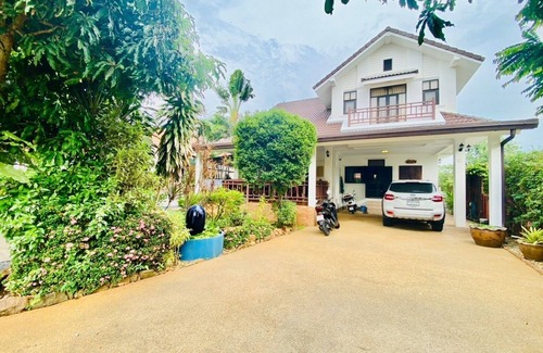 Pak Nam Pran Villa | Tropical Seaview Villa, near wonderful Khao Kalok beach for a relaxing holiday.