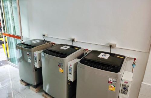 Thung Maha Mek Apartment | Tropical Apartments 8 Explore Bangkok MRT Lumpini