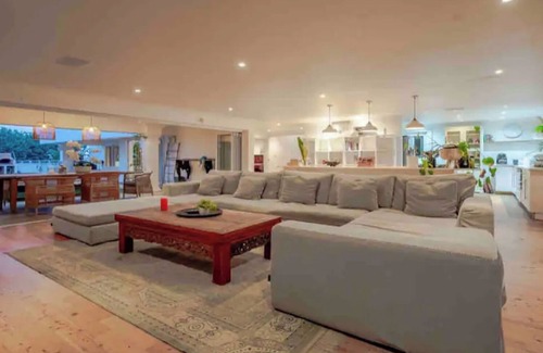 Selection Beach House | Tropical beachfront villa in Umdloti - Endless summers