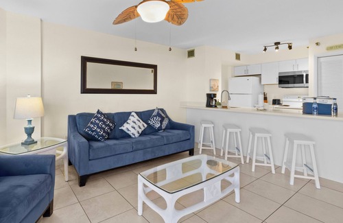 Tavernier Apartment | Tropical Bliss! Private Beach, Pool Access & Near Dolphin Encounters!