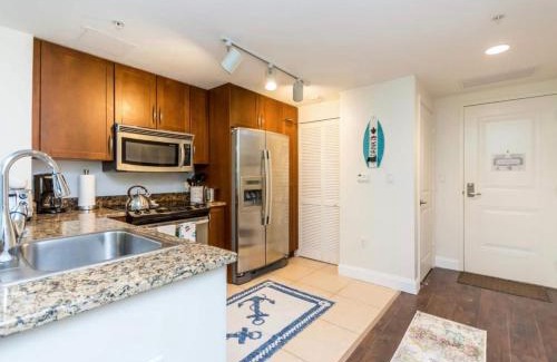 Boynton Beach Apartment | Tropical Coastal Resort