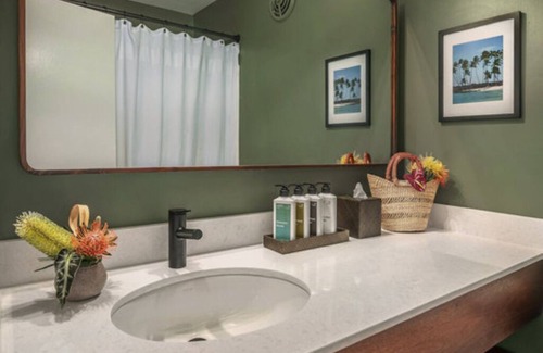 Historic Kailua Village Hotel | Tropical Comfort & Poolside Peace—2 Room Island Haven Awaits