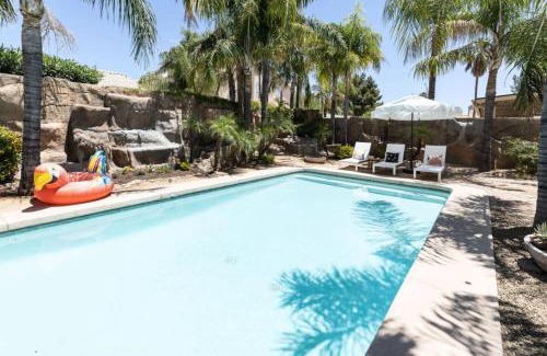 Paradise Valley Village House | Tropical Desert