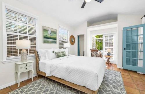 Flamingo Parks Villa | Tropical Estate w/Guesthouse & Pool. Sleeps 8!