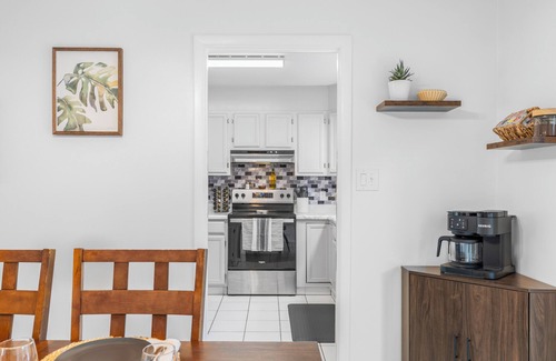 Fort Walton Beach House | Tropical Family Getaway! Fun, Firepit, Games, Grill & Beach. Sleeps 10!
