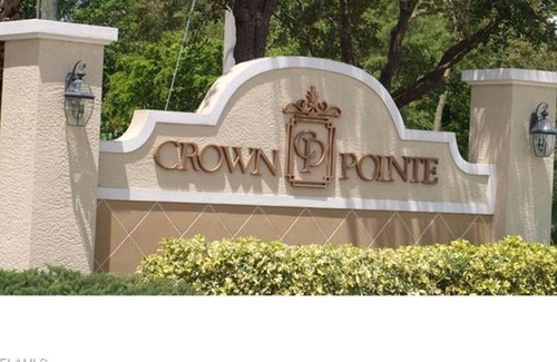 Crown Pointe House | Tropical get away in Naples!