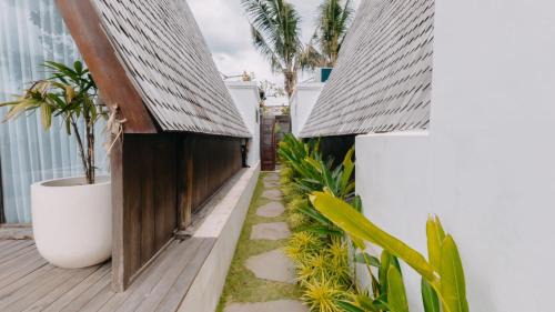 Nyambu Villa | Tropical modern 1 bedroom close to canggu