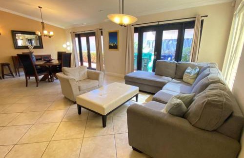 Sunset House | Tropical Oasis home w Community Pool great area