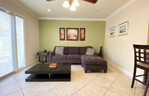 Sunset House | Tropical Oasis home w Community Pool great area