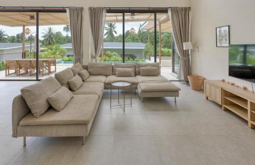 Hin Hong Villa | Tropical Peaceful Poolside Retreat by Sea N' Rent