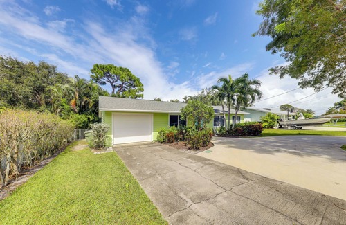 Stuart Cottage | Tropical Pool Paradise: 1 Mi to Downtown Stuart!