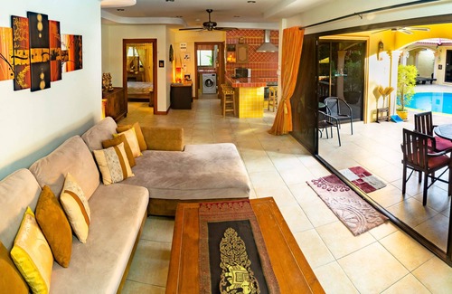 Rawai Villa | Tropical pool villa, perfect for big families, group getaways & family reunions