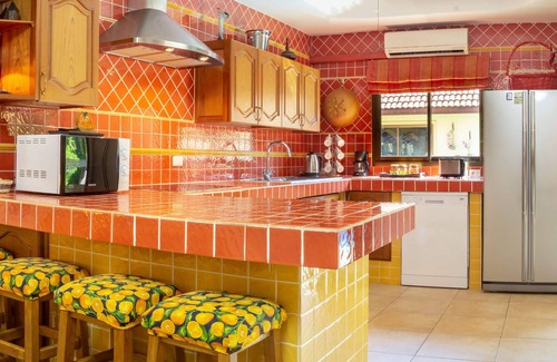 Rawai Villa | Tropical pool villa, perfect for big families, group getaways & family reunions