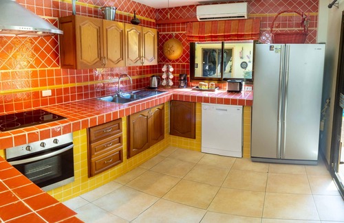 Rawai Villa | Tropical pool villa, perfect for big families, group getaways & family reunions