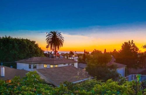 La Jolla Mesa House | Tropical Retreat