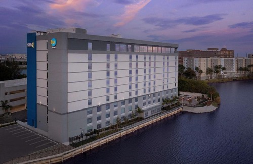 Ludlam Hotel | Tru By Hilton Miami Airport South Blue Lagoon, Fl