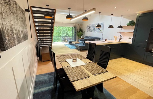 Durham House | 🍃True City Centre Hideaway - Tranquil Family Home - Private Terrace & Views🍃