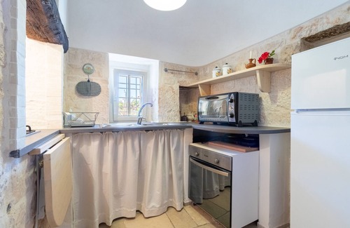 Antonelli House | 'Trulli I Cedri, Monopoli' with Private Terrace and Private Garden