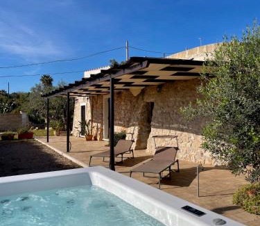 Marina di Felloniche Villa | Trullo vista mare con idromassaggio