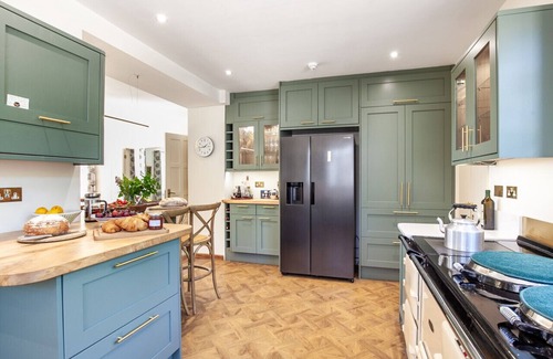 Icklesham House | Truncheons - Five Bedroom House, Sleeps 10