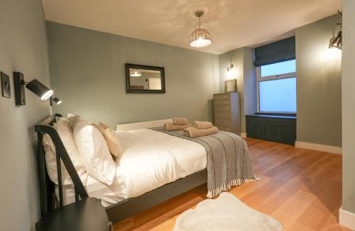 Bangor Apartment | Tryfan - Snowdonia, North Wales