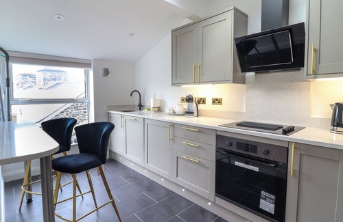 Llanrwst Cottage | TRYSORAU BACH 2, pet friendly, luxury holiday cottage in Llanrwst