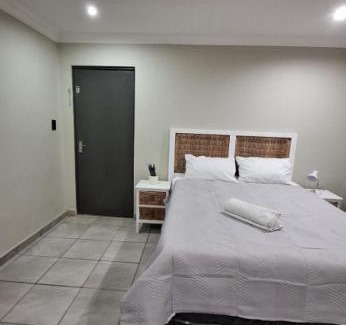 Brakpan House | Tsakane view guesthouse