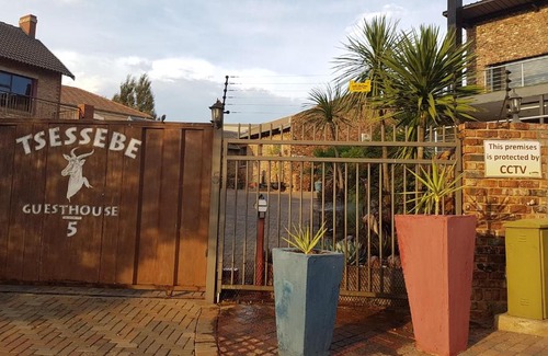 Langenhoven Park Bed & Breakfast | Tsessebe Guesthouse