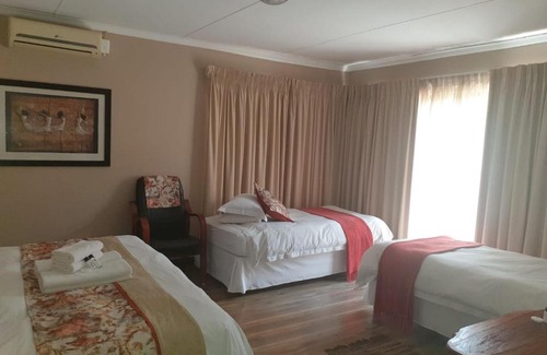Langenhoven Park Bed & Breakfast | Tsessebe Guesthouse