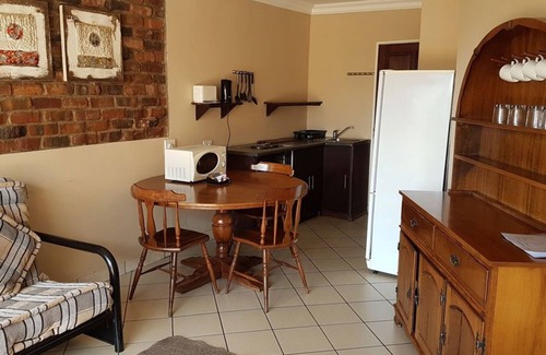 Langenhoven Park House | Tsessebe Guesthouse