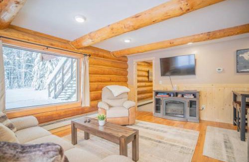 College House | Tucked Away Timber Lower Suite