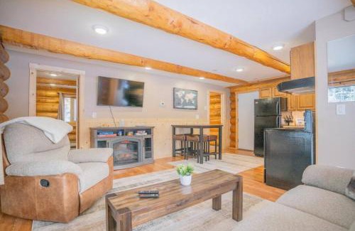 College House | Tucked Away Timber Lower Suite