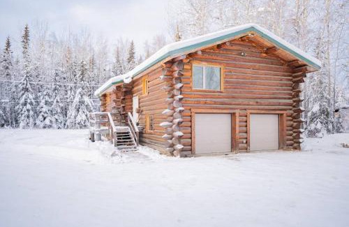 College House | Tucked Away Timber Lower Suite