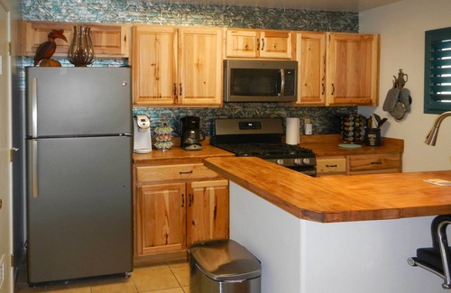 Starr Pass House | Tucson Home w/BBQ & Patio, 5 Mi to ‘A’ Mountain!