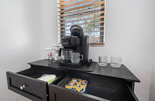 Sam Hughes House | Tucson Tip-Off Spot Near Downtown & U of A