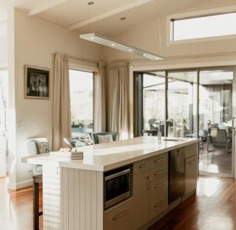 Kahuranaki House | Tuki Views House with pool and spa