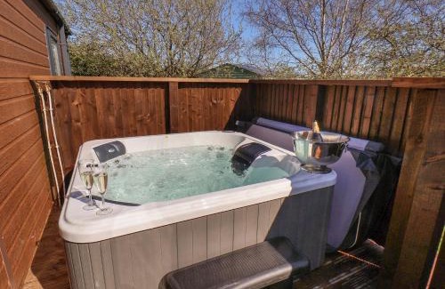 Runswick Bay House | Tulip Lodge