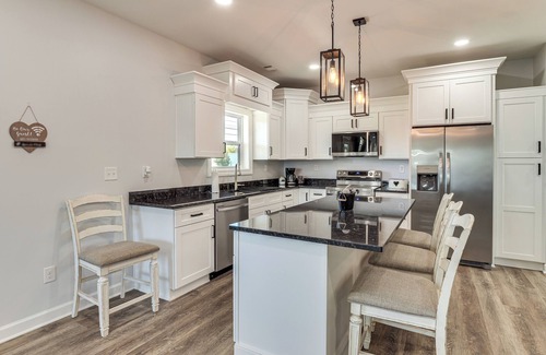 Tullahoma House | Tullahoma Whiskey Trail Base w/Yard & Fire Pit