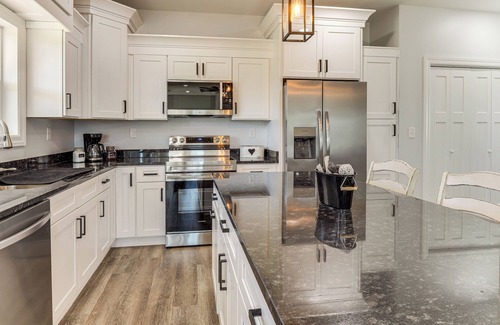 Tullahoma House | Tullahoma Whiskey Trail Base w/Yard & Fire Pit