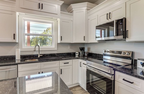 Tullahoma House | Tullahoma Whiskey Trail Base w/Yard & Fire Pit