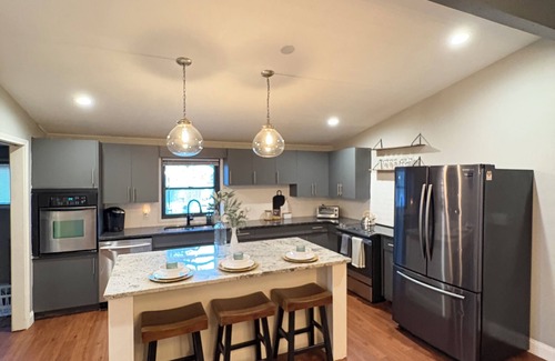 Wedgwood House | Tulsa Expo Luxury Stay - 1 mi to Expo