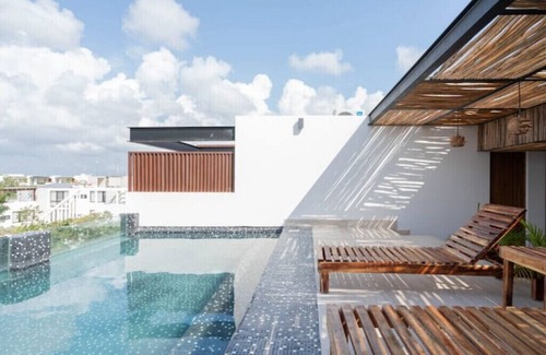 La Veleta Apartment | Tulum's new stylish King suite near the beach, Gym, Pool, laundryFast WiFi