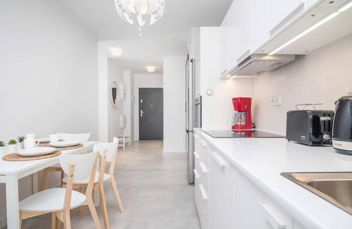 Srodmiescie Apartment | Tumskie Ogrody II 14 |Near Wyspa Słodowa | Parking