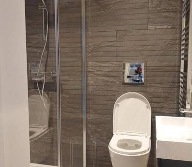 Richmond-upon-Thames Apartment | Turing Lodge, near Hampton Court