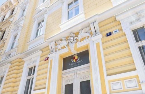 Prague 2 Apartment | TurnKey | Angelo Roma Cozy Studio I