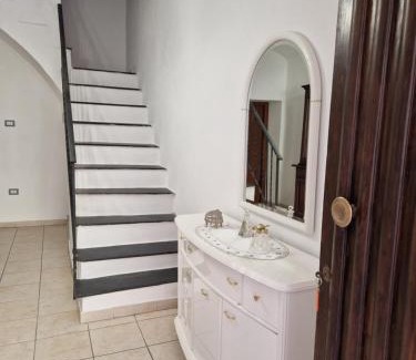 Scano di Montiferro House | Turre