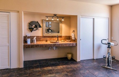Indio Hills Bed & Breakfast | Turtle Back Mesa Bed & Breakfast